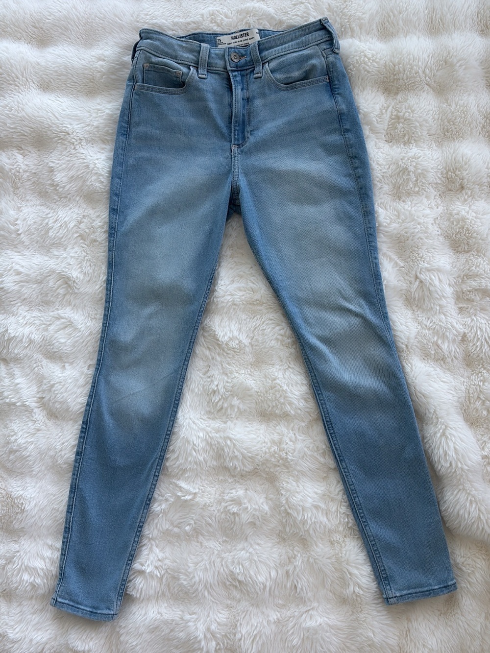 Hollister Light Wash Curvy High-Rise Skinny Jeans